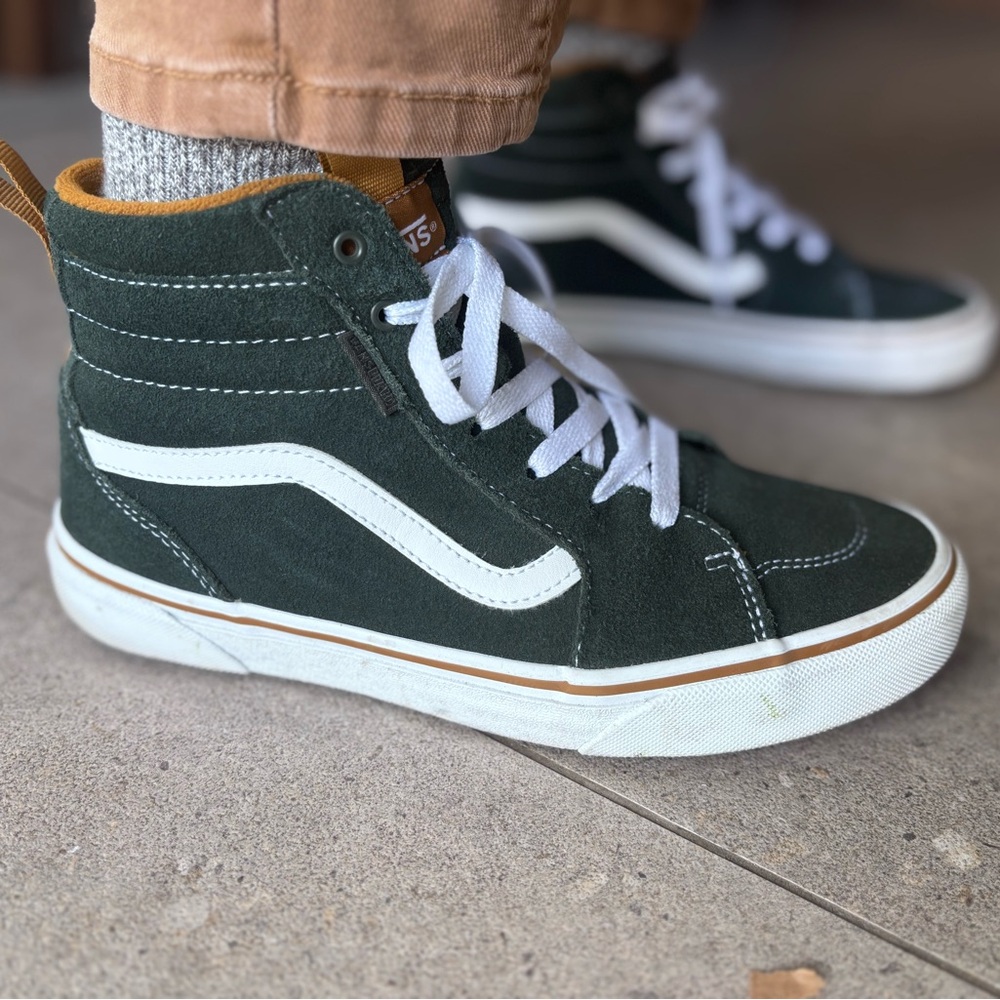 ❌SOLD❌
Vans  High-Top Sneakers - Forest Green and White